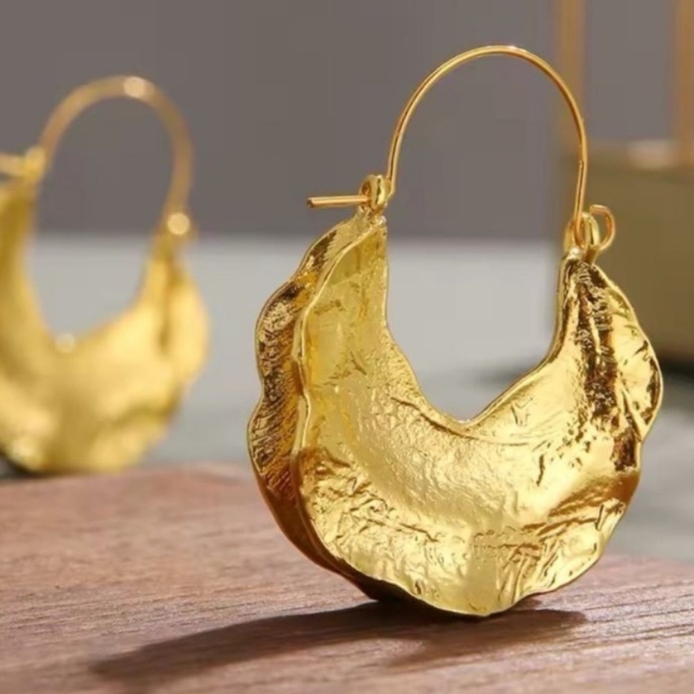 Zara Gold Crescent Hoop Earrings - Picture 4 of 11